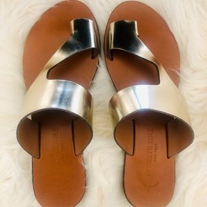 Kenneth Cole Palm Metallic Toe Ring Sandals